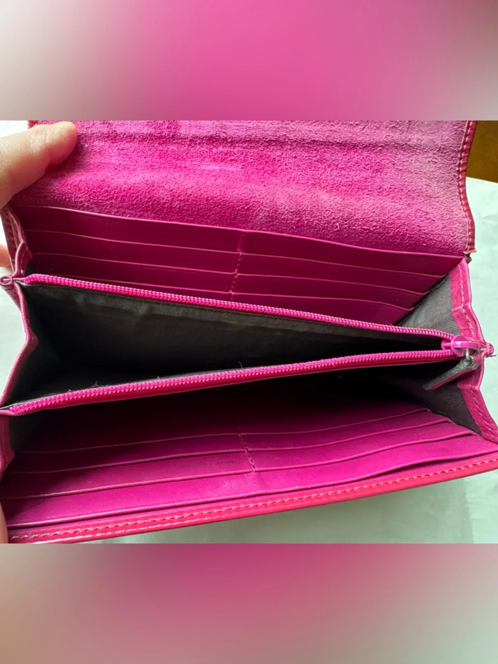 Gucci Patent Microguccissima Nice Wallet in Fuchsia, - Picture 8 of 11